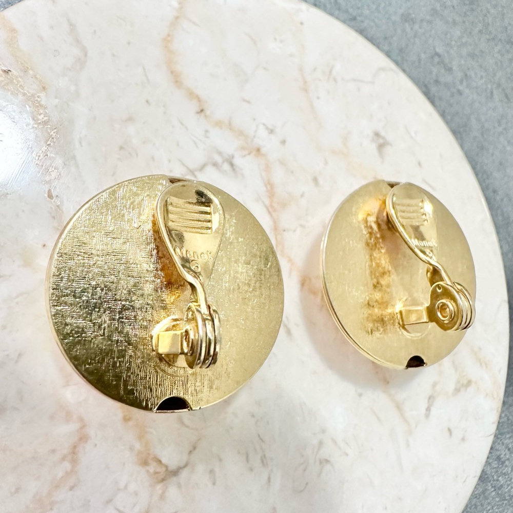 Vintage 1980's Monet Gold Tone Dome Round Clip On Statement Earrings - Picture 5 of 5